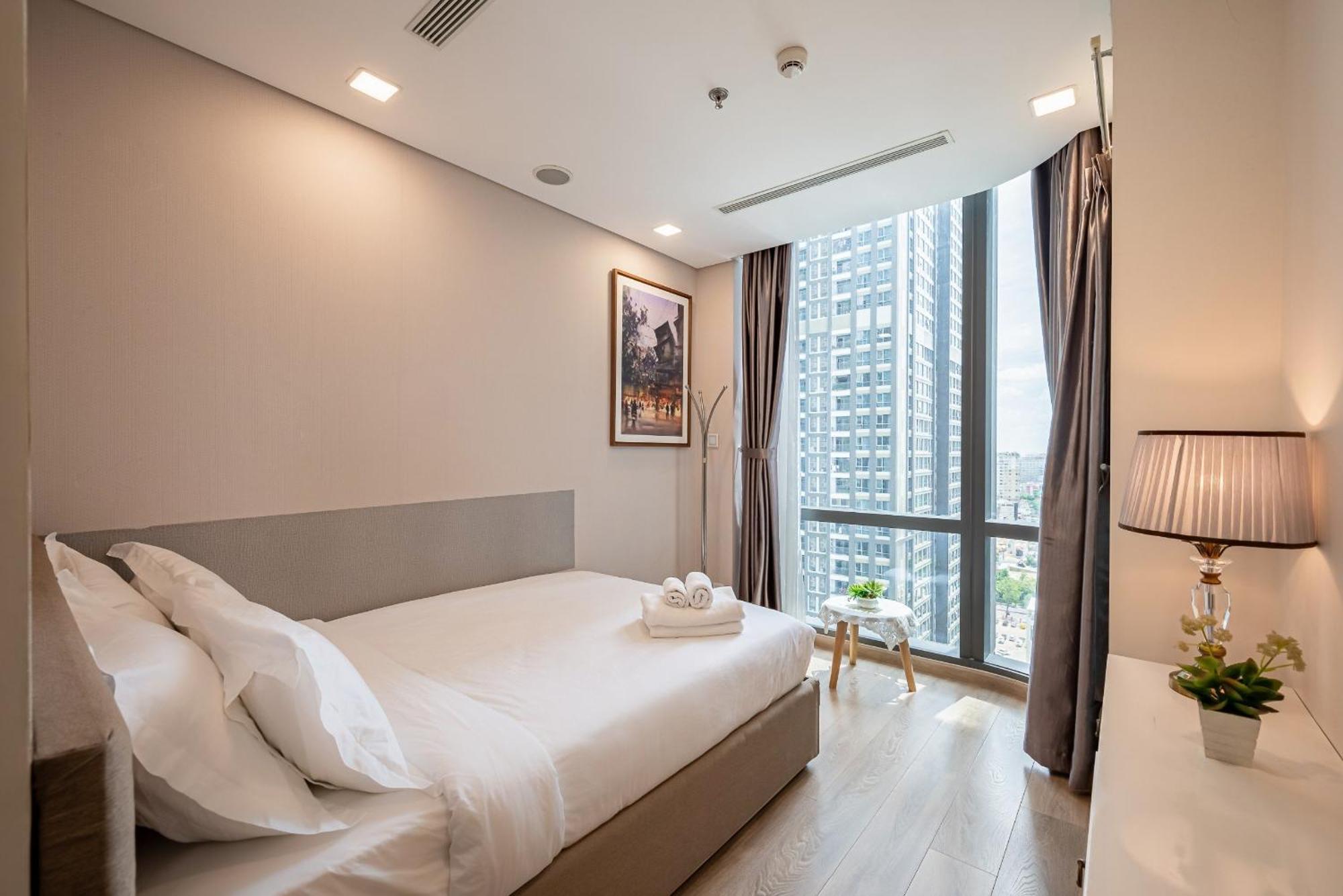 Urban Heights Rentals Landmark 81 Ho Chi Minh City Exterior photo